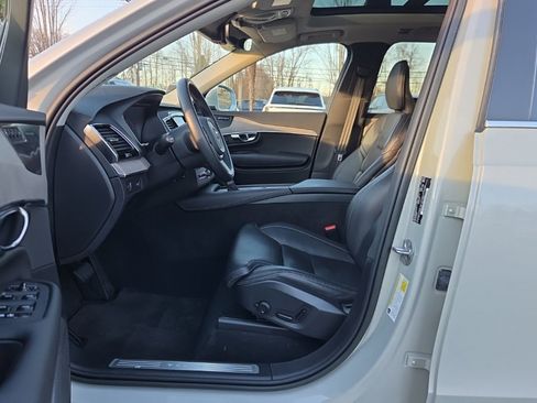 Used 2022 Volvo XC90 T6 Inscription image 4