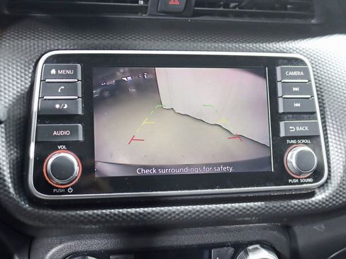 Used 2018 Nissan Kicks SV image 17