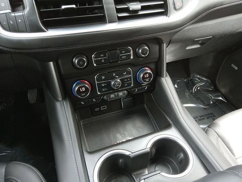 Used 2024 Chevrolet Tahoe Z71 w/ Luxury Package AWD/4WD image 19