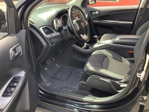 Used 2018 Dodge Journey SE w/ Connectivity Group FWD image 11