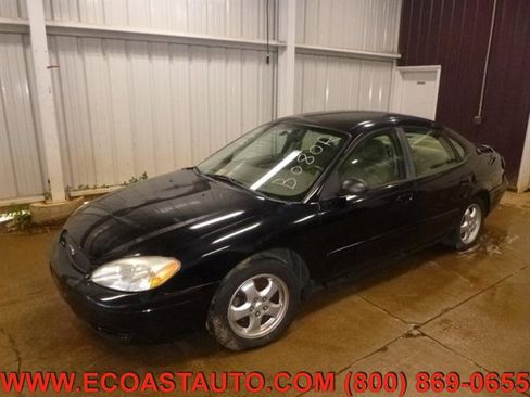Used 2005 Ford Taurus SE image 2