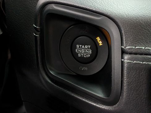 Used 2025 Jeep Wrangler Unlimited Sahara AWD/4WD image 21