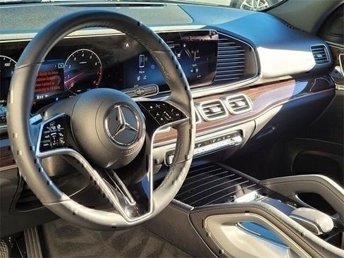 Used 2025 Mercedes-Benz GLE 350 4MATIC image 13