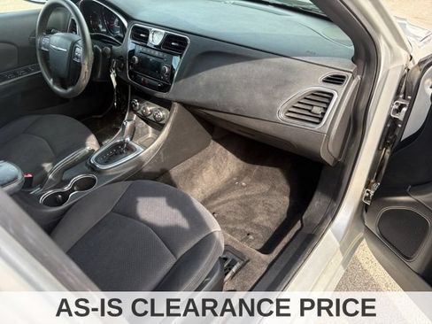 Used 2012 Chrysler 200 LX FWD image 27