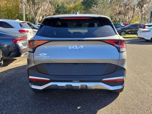 Used 2024 Kia Sportage EX image 4