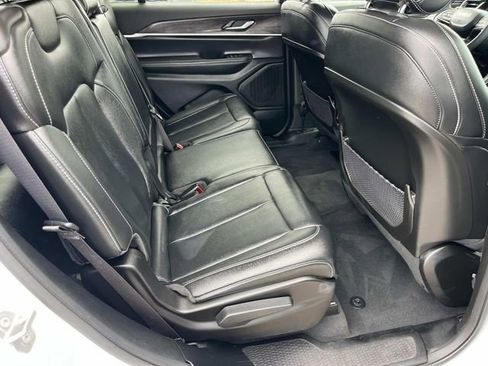 Used 2023 Jeep Grand Cherokee L Limited image 12