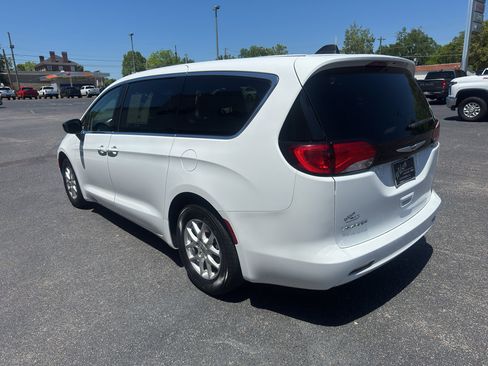 Used 2024 Chrysler Voyager LX FWD image 7