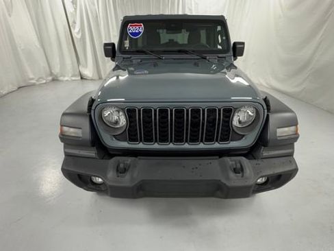Used 2024 Jeep Wrangler Unlimited Sport AWD/4WD image 8