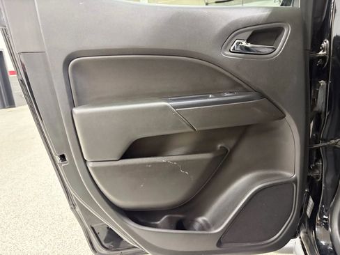 Used 2019 Chevrolet Colorado LT w/ Redline Special Edition image 21