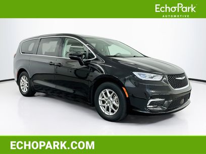 Used 2024 Chrysler Pacifica Touring-L