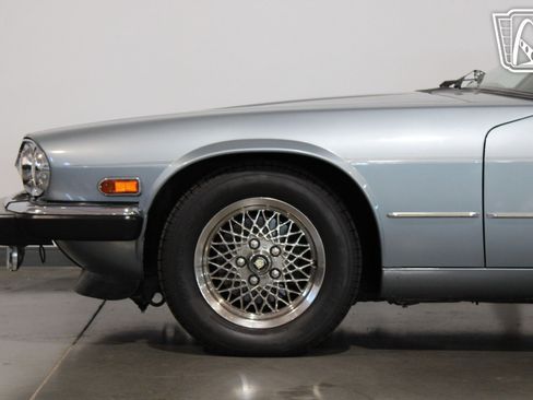 Used 1990 Jaguar XJS V12 Convertible RWD image 33