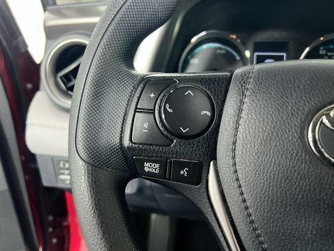 Used 2018 Toyota RAV4 LE w/ Carpet Mat Package AWD/4WD image 12