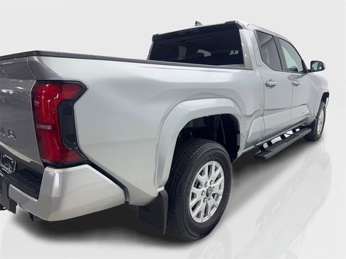 Used 2025 Toyota Tacoma SR5 image 13