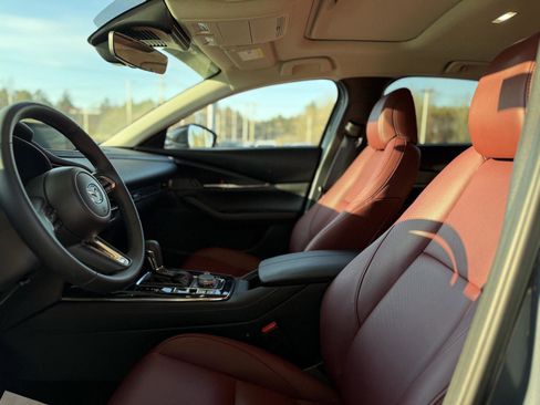 Used 2025 MAZDA CX-30 AWD 2.5 S w/ Preferred Package image 12