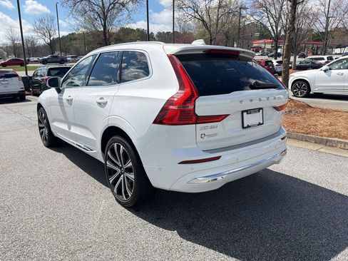 Used 2023 Volvo XC60 B5 Ultimate w/ Climate Package image 3