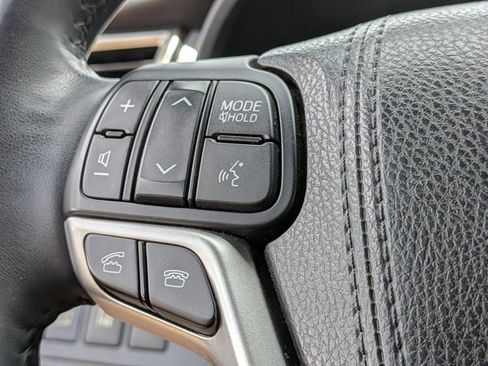 Used 2015 Toyota Highlander Limited Platinum image 11