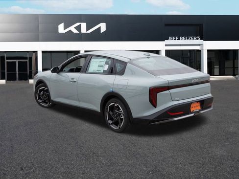 New 2025 Kia K4 EX image 5