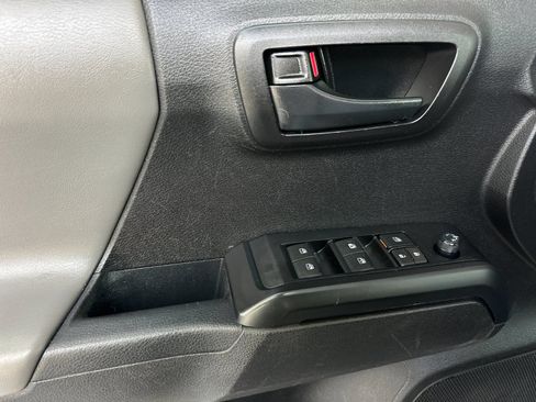 Used 2023 Toyota Tacoma SR AWD/4WD image 10