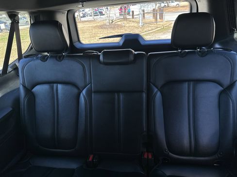 Used 2024 Jeep Wagoneer L Series II image 25