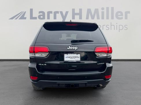 Used 2022 Jeep Grand Cherokee Laredo X AWD/4WD image 4