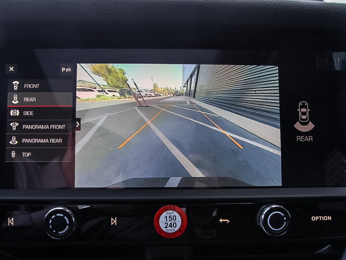 Certified 2026 Porsche Macan AWD/4WD image 18