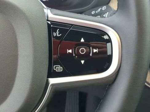 Certified 2026 Volvo XC60 B5 Plus w/ Protection Package Premier image 23