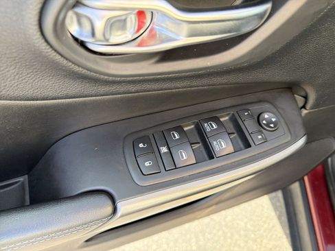 Certified 2020 Jeep Cherokee Latitude Plus w/ Cold Weather Group image 20