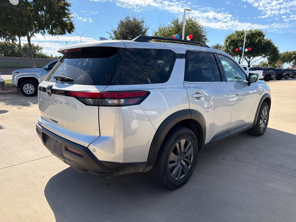 Used 2025 Nissan Pathfinder SV FWD image 6