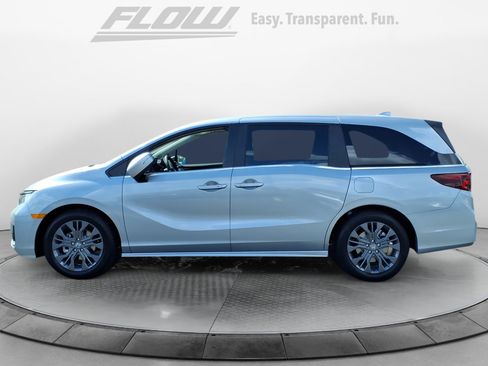 New 2026 Honda Odyssey Touring image 4