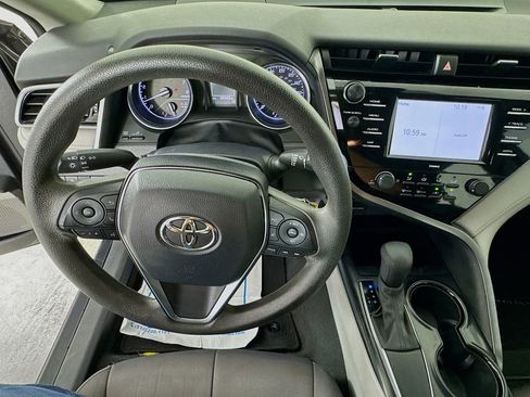 Used 2020 Toyota Camry LE FWD image 12
