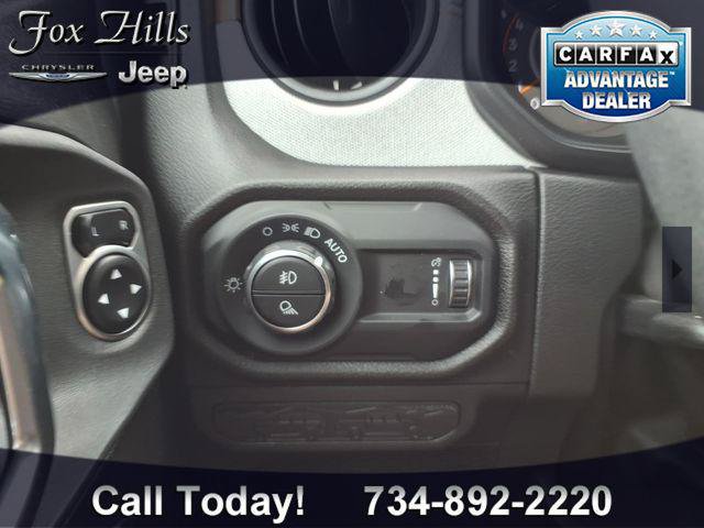 Certified 2025 Jeep Gladiator Sport AWD/4WD image 16
