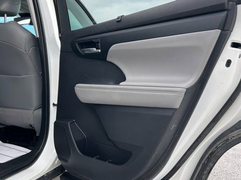 Used 2021 Toyota Highlander XLE image 64