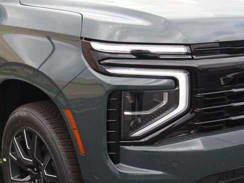 New 2026 Chevrolet Suburban RST w/ Advanced Technology Package AWD/4WD image 3