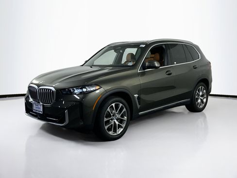 Used 2024 BMW X5 xDrive40i w/ Parking Assistance Package image 1