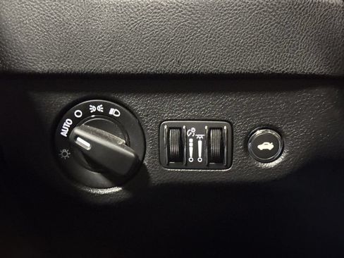 Used 2023 Dodge Charger R/T w/ Blacktop Package RWD image 19