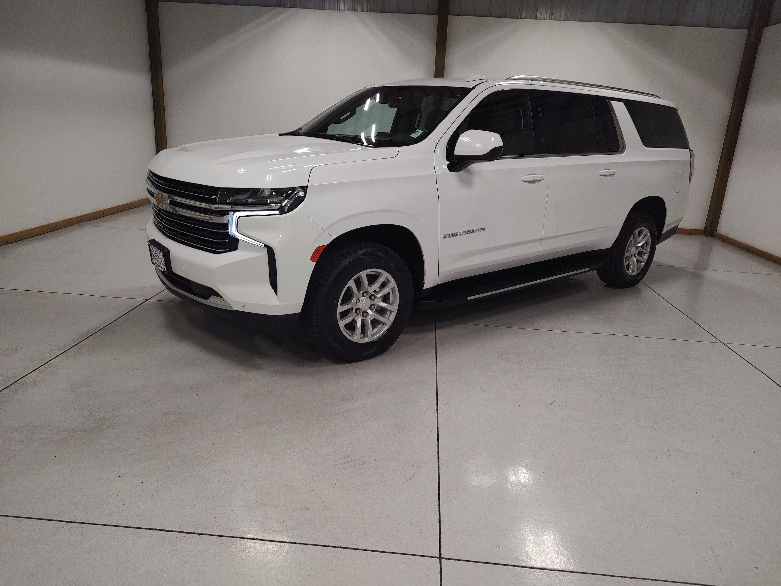 Used 2024 Chevrolet Suburban LT AWD/4WD image 4
