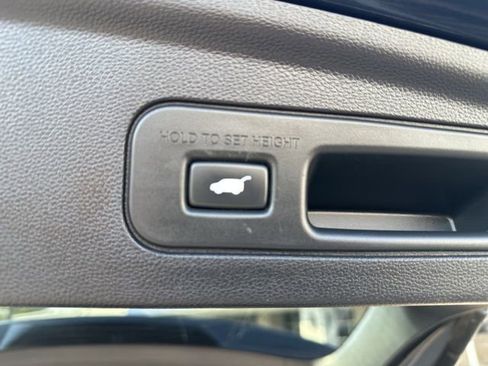 Used 2023 Acura MDX SH-AWD image 17