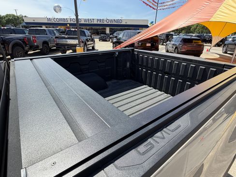 Used 2023 GMC Sierra 1500 AT4X AWD/4WD image 12