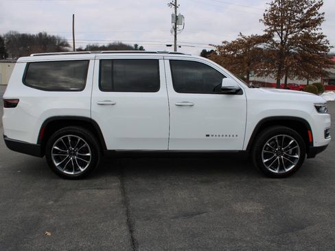 Used 2022 Jeep Wagoneer Series III w/ Premium Group I image 6