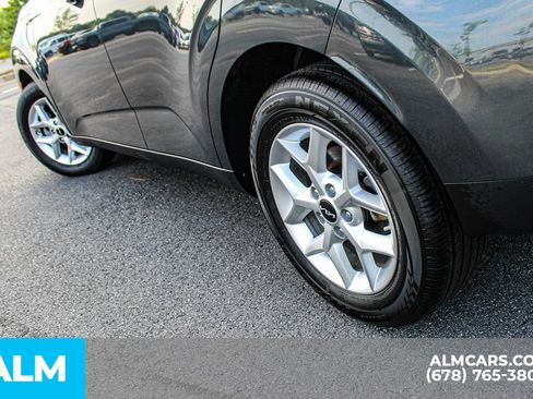 Used 2025 Kia Soul LX w/ LX Technology Package FWD image 14