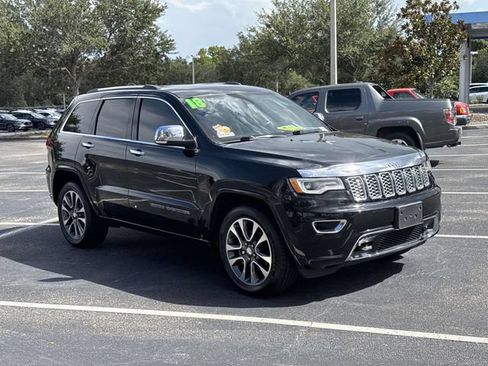 Used 2018 Jeep Grand Cherokee Overland RWD image 2