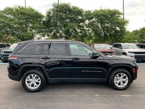 Certified 2023 Jeep Grand Cherokee Limited AWD/4WD image 8