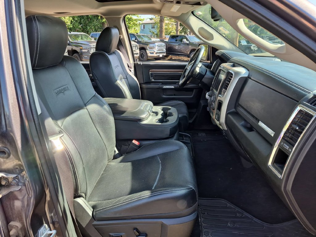 Used 2015 RAM 1500 Laramie w/ Convenience Group AWD/4WD image 16