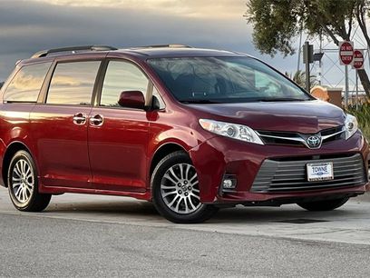 Used 2018 Toyota Sienna XLE