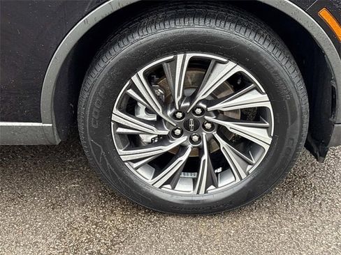 Certified 2025 Lincoln Aviator AWD image 9