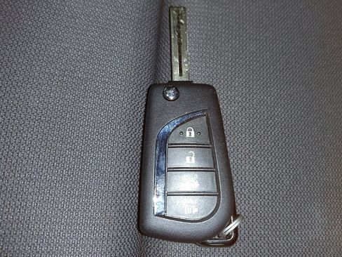 Used 2024 Toyota Corolla LE image 32