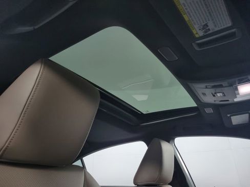 Used 2025 Lexus ES 350 w/ Premium Package image 18