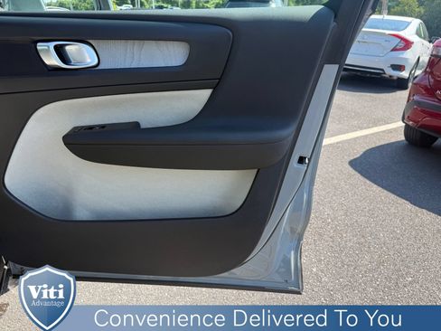 Certified 2024 Volvo XC40 B5 Plus w/ Protection Package Premier AWD/4WD image 29