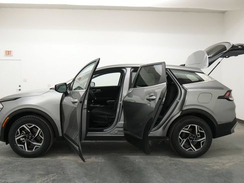 Used 2023 Kia Sportage LX AWD/4WD image 22