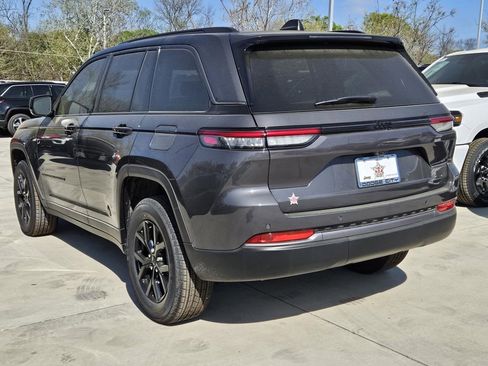 New 2026 Jeep Grand Cherokee Altitude RWD image 3